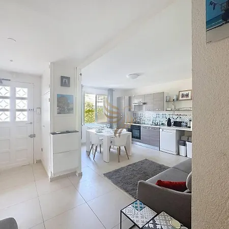 דירה T3 Private Garden 2 Steps From The Center-clim