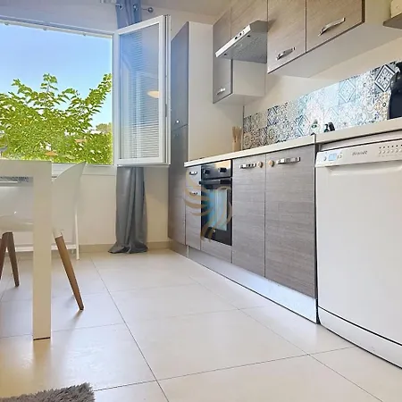 T3 Private Garden 2 Steps From The Center-clim Апартаменты