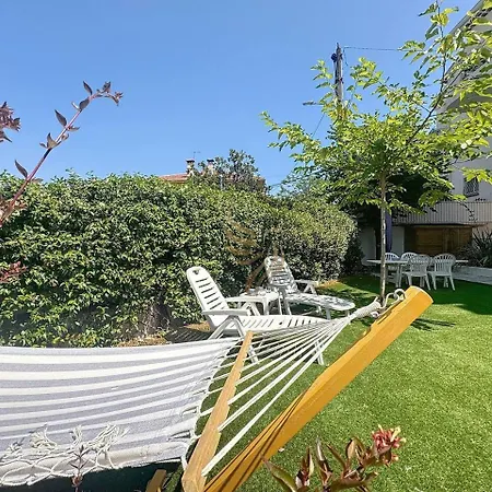 Апартаменты T3 Private Garden 2 Steps From The Center-clim *