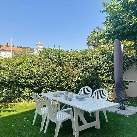 T3 Private Garden 2 Steps From The Center-clim Apartman Saint-Raphaël